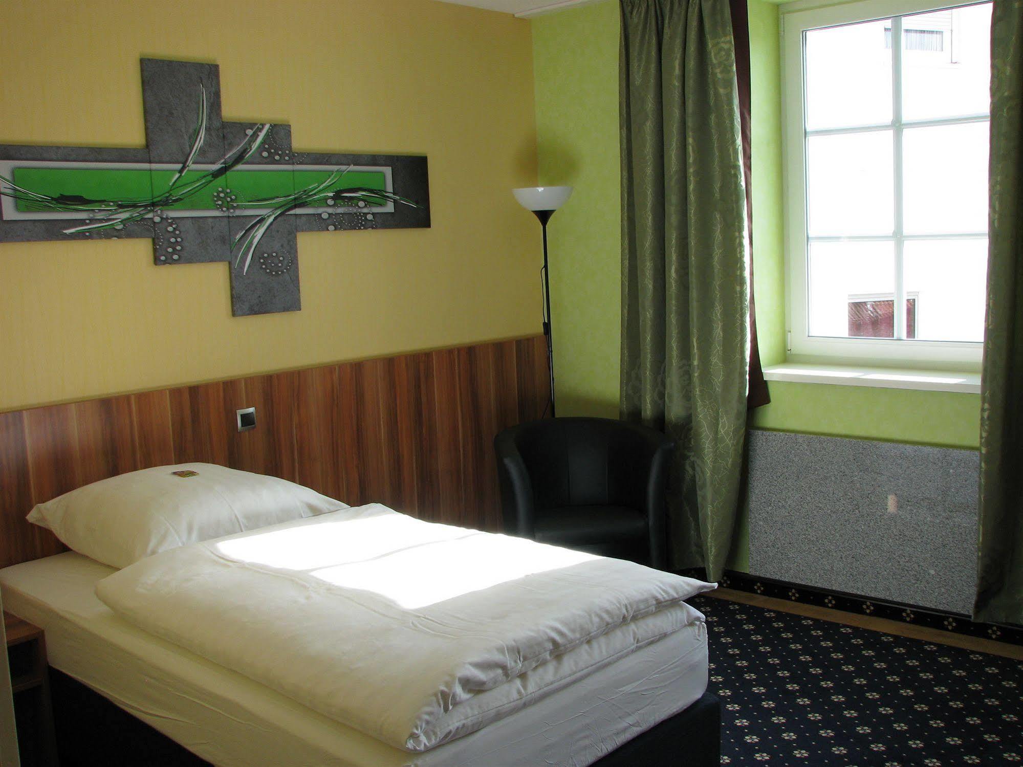 Hotel Deutscher Hof Babenhausen  Extérieur photo