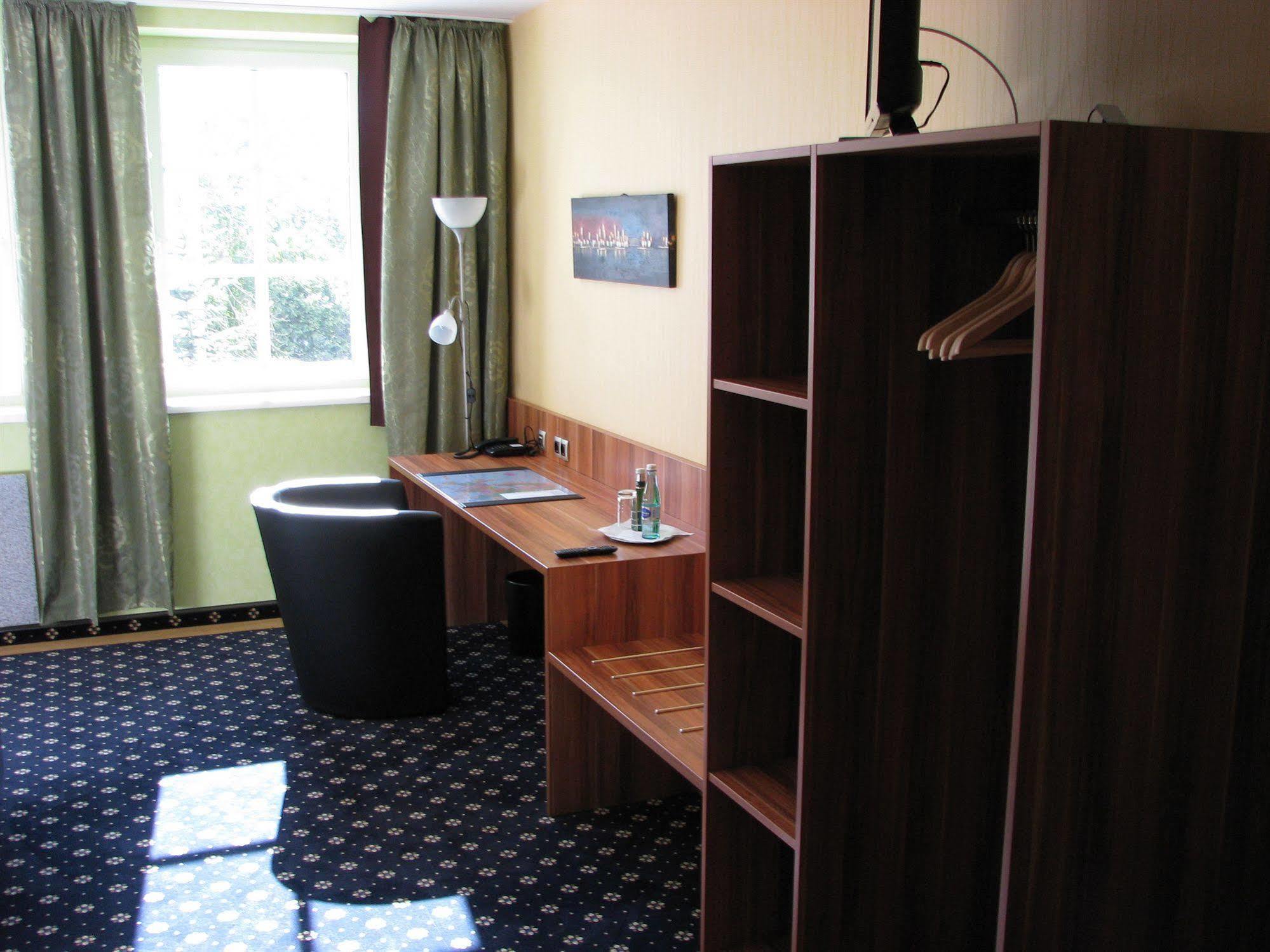 Hotel Deutscher Hof Babenhausen  Extérieur photo